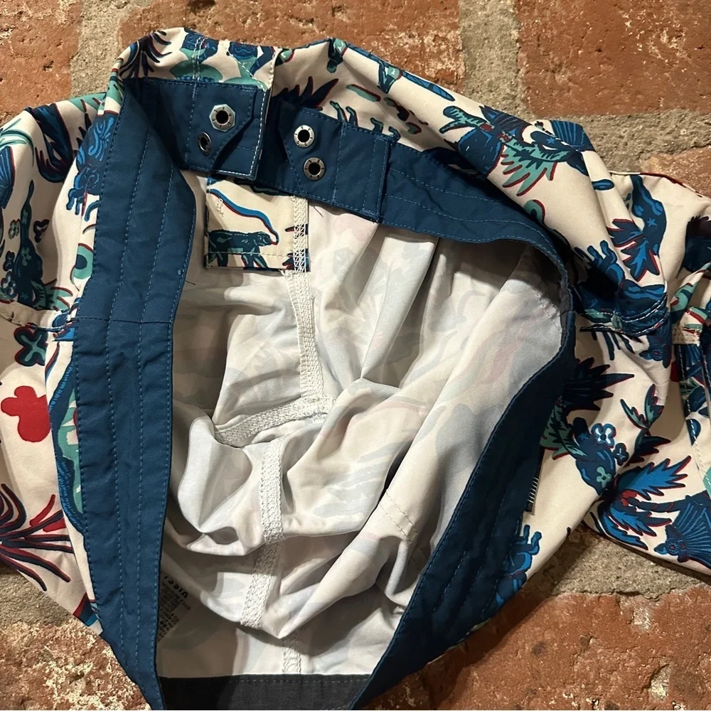 VISSLA Men's Blue and Cream Tropical Hawaiian Unlined Board Swim Shorts size 34